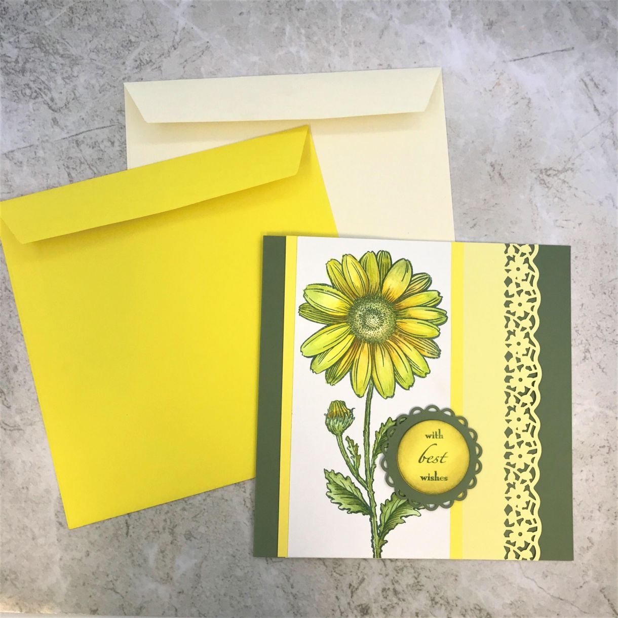 How To Make A Large Yellow Daisy Card 1