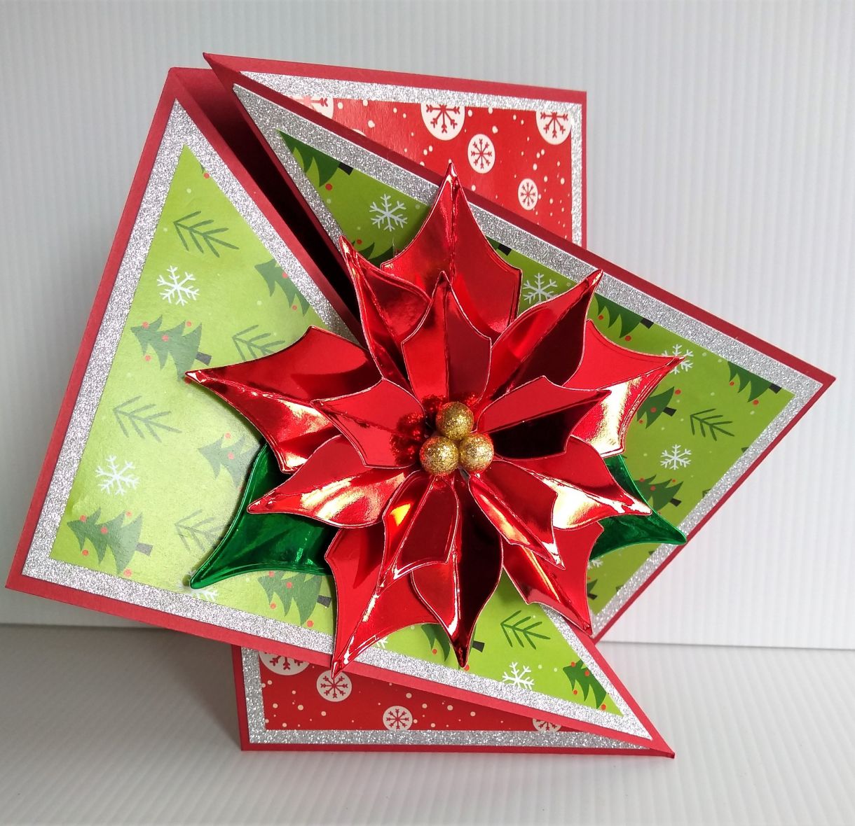 Poinsettia Twist Fold Card 2