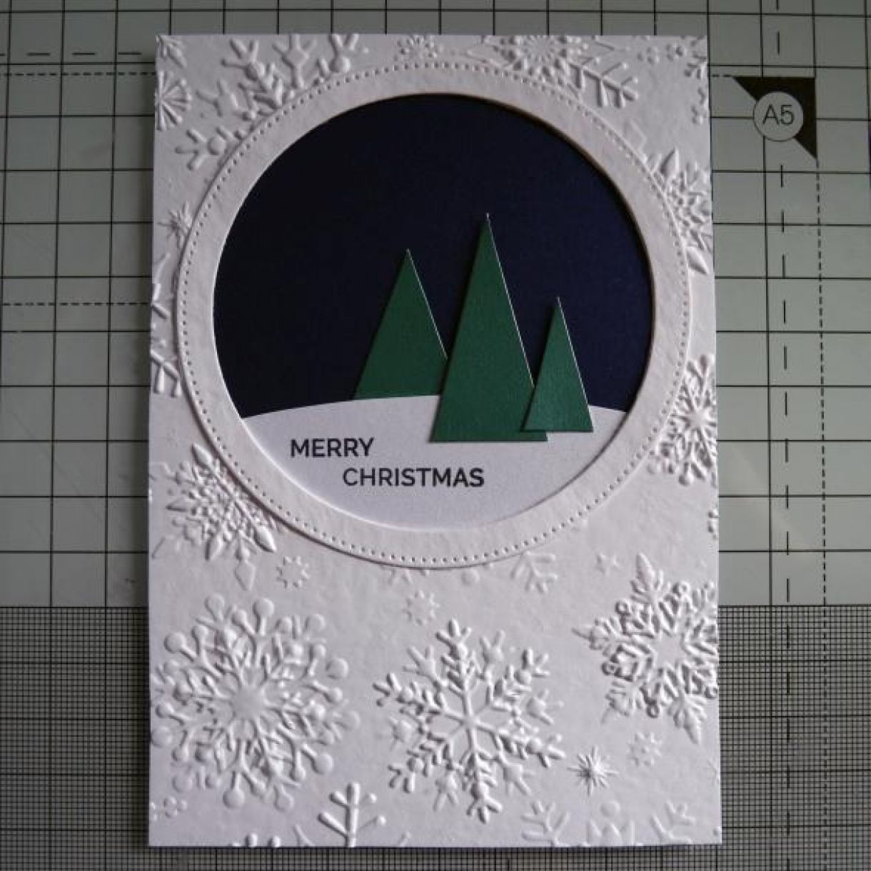 Circle Scene Xmas Card Nicole 10