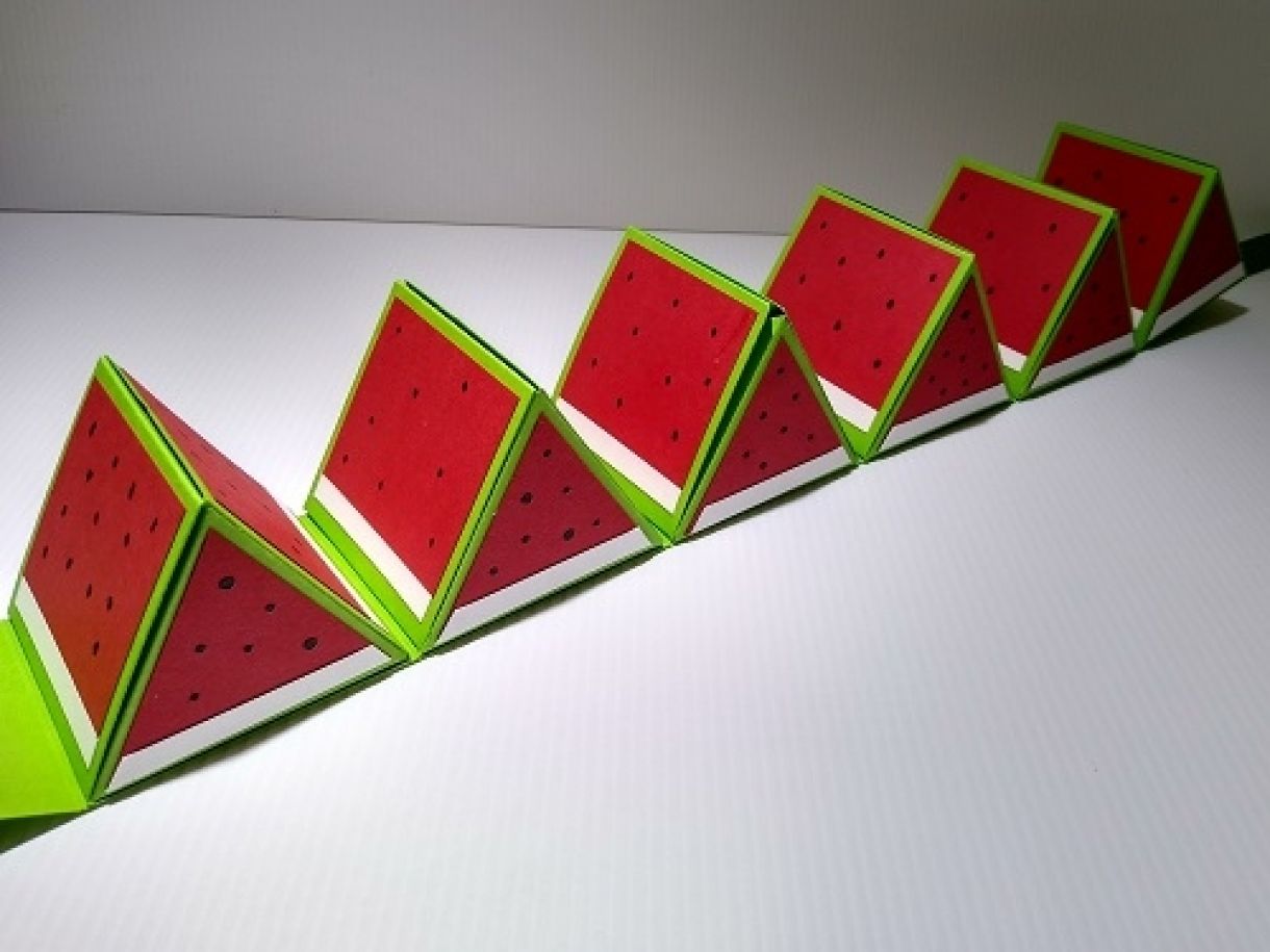 Hexagonal Roll Up Watermelon Gift Box 3