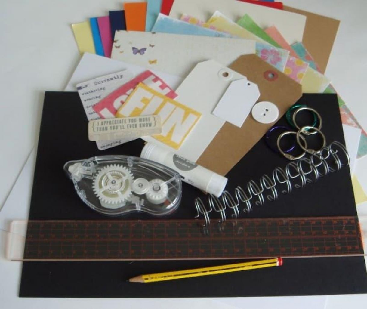 DIY scrapbook tutorial: How to make a smash book