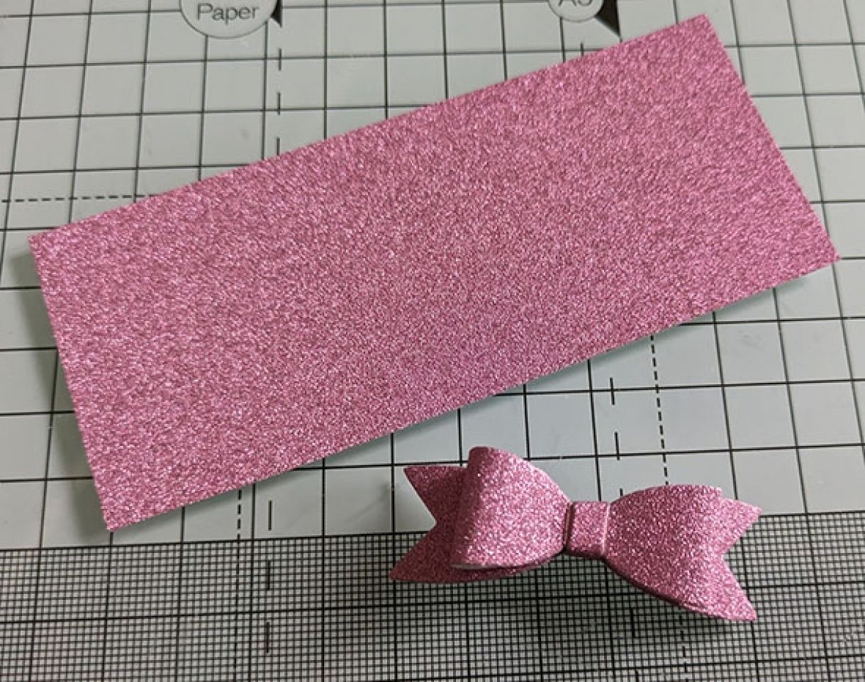 Nm pink umbrella bow card 8