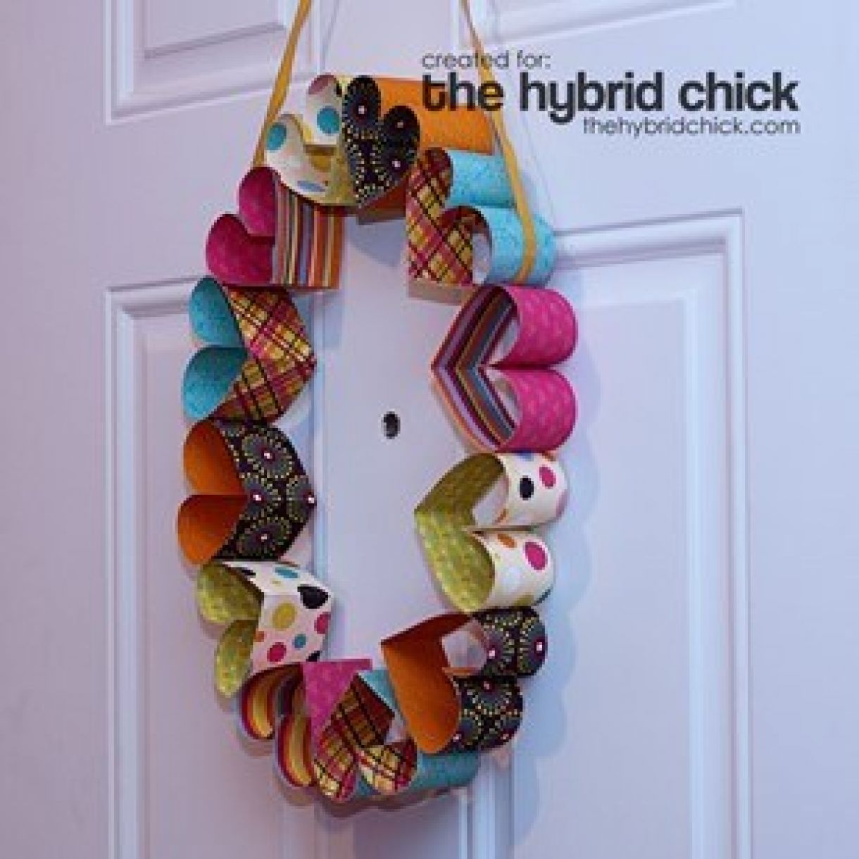 Hanging paper heart wreath tutorial cover